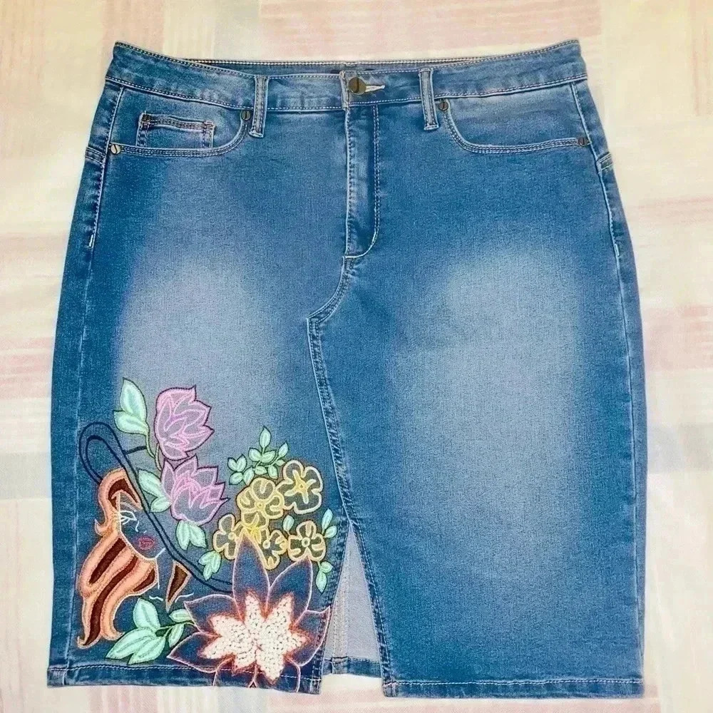 🌺🤩 Cotton Jeans Skirt with a Handmade by Me embroidery 🪡🌺🤩